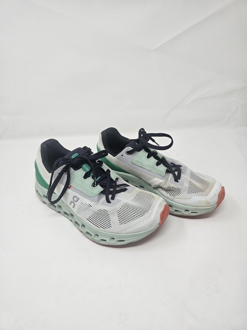 On Running-Cloudstratus 'Undyed White Creek'
